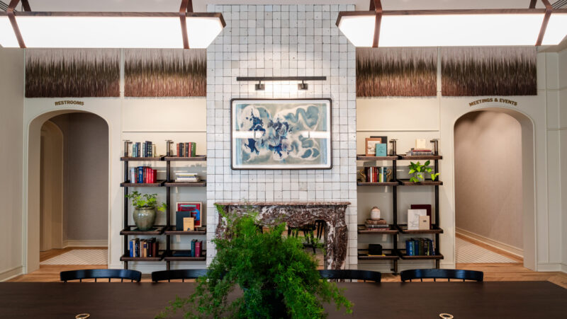 Hotel Heron Library
